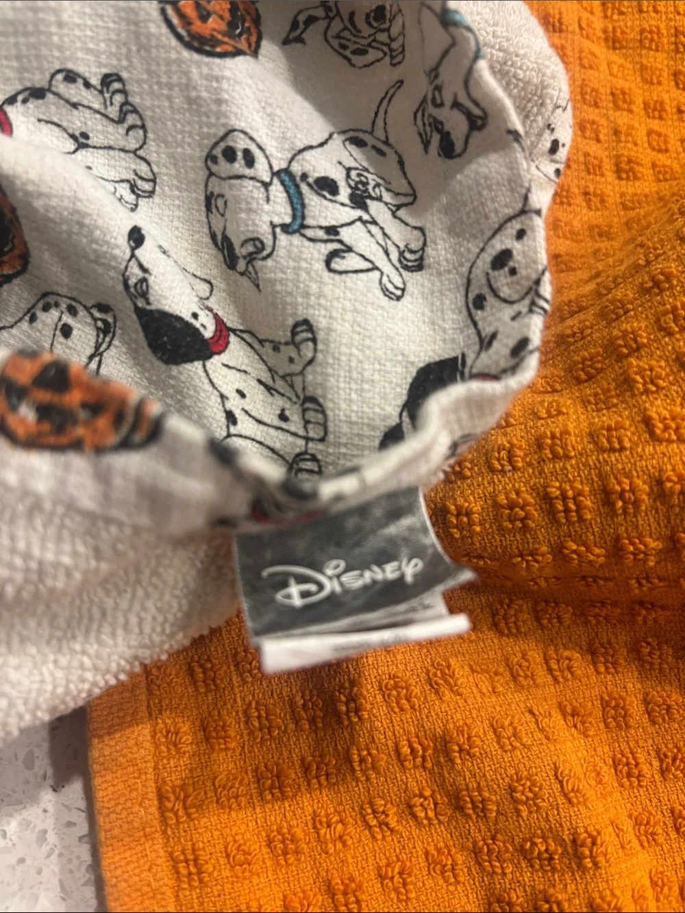 Disney 101 Dalmatians Halloween kitchen towel set